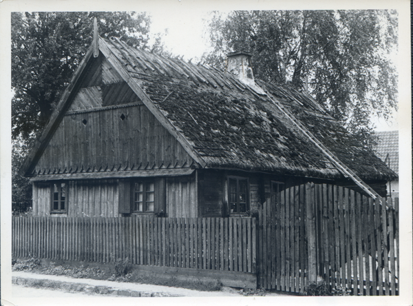 Deutschheide, Verschaltes Blockhaus mit Rautengiebel