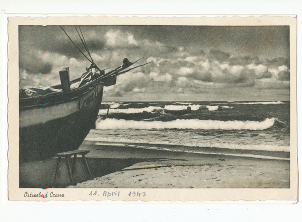 Cranz, Fischerboot "Cranz ..." und Blick aufs Meer