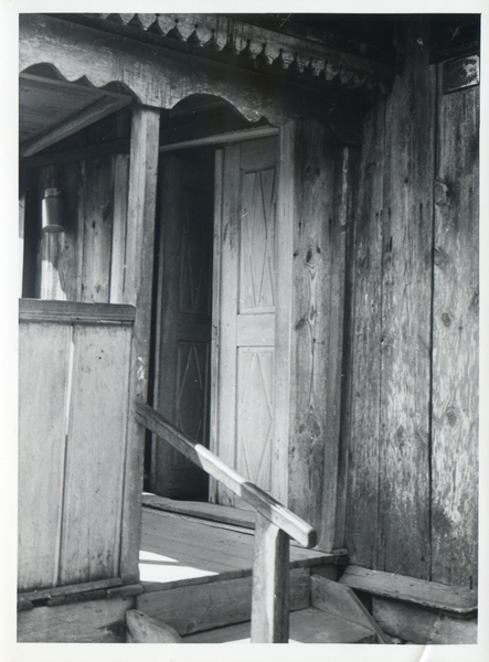 Nieden, Teil einer Holzveranda