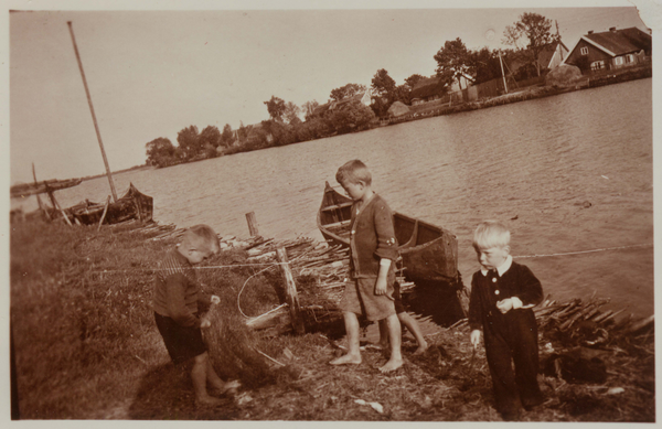 Karkeln, Spielende Kinder am Karkelstrom