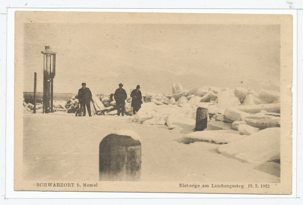 Schwarzort, Eisberge am Landungssteg