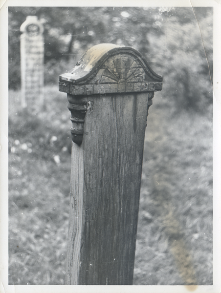 Königsberg (Pr.), Freilichtmuseum Tiergarten, Grabstele