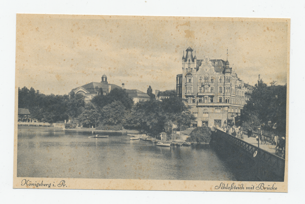 Königsberg, Schloßteichbrücke mit Bellevue und Stadthalle