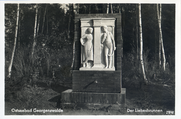 Georgenswalde, Brunnen am Kurplatz