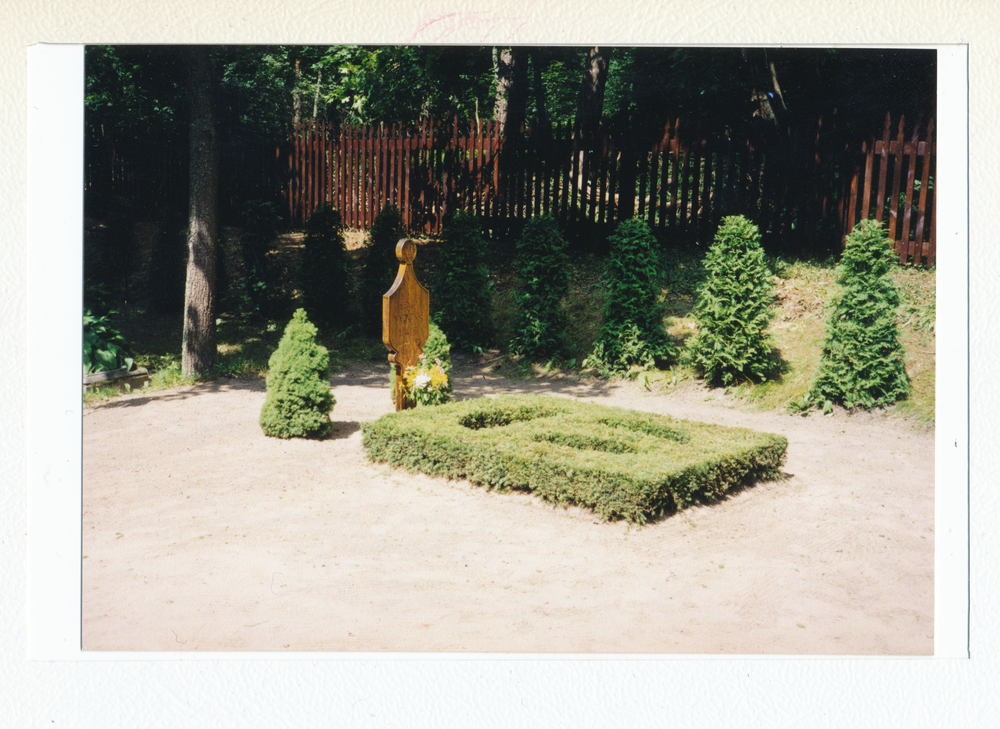 Bittehnen, Friedhof, Grabstelle