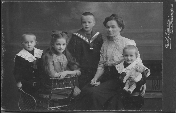 Alt Lappienen, Anna Kiauka mit ihren Kindern