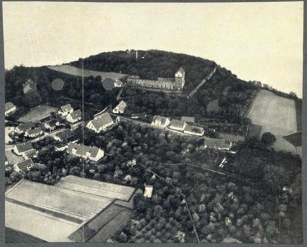 Balga, Burgruine und Dorf, Luftbild