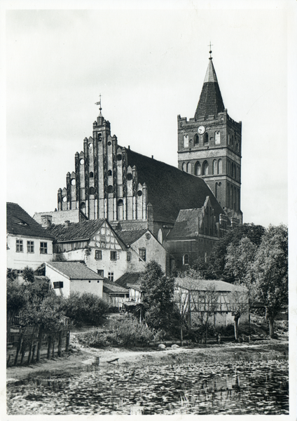 Friedland, Kirche, Chorgiebel