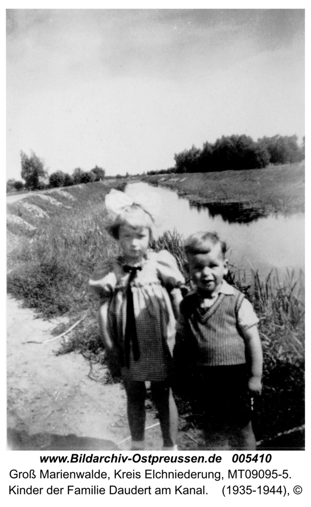 Groß Marienwalde, Kinder der Familie Daudert am Kanal