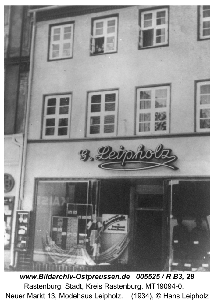 Rastenburg, Neuer Markt 13, Modehaus Leipholz