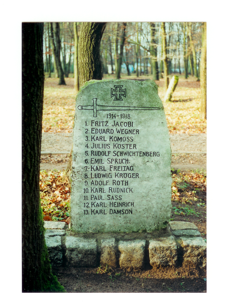 Tilsit, Waldfriedhof, Grabstein für mehrere deutsche Soldaten