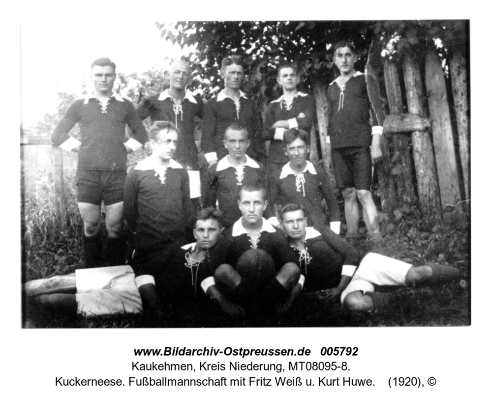 Kuckerneese. Fußballmannschaft mit Fritz Weiß u. Kurt Huwe