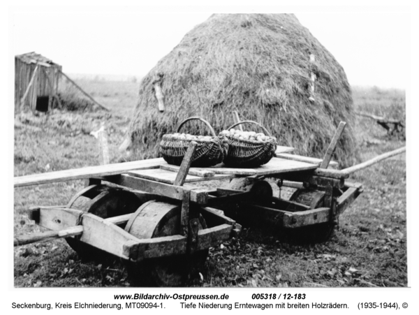 Seckenburg, Tiefe Niederung Erntewagen mit breiten Holzrädern