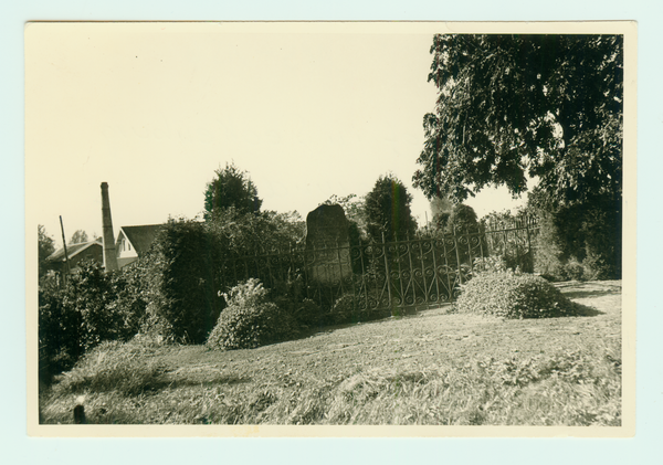 Seckenburg, 156, Friedhof