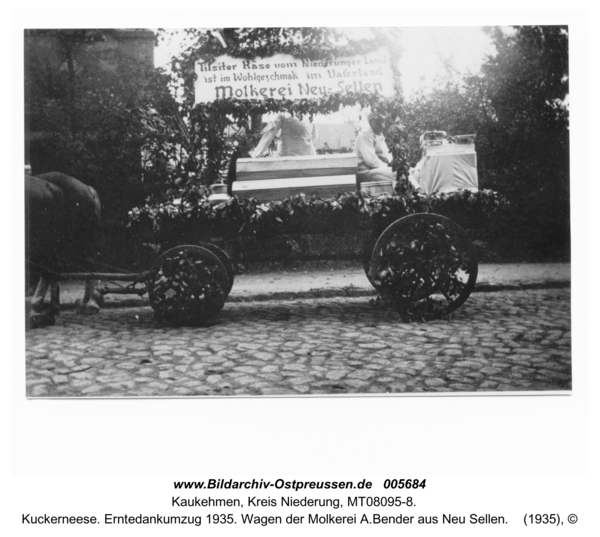 Kuckerneese. Erntedankumzug 1935. Wagen der Molkerei A.Bender aus Neu Sellen