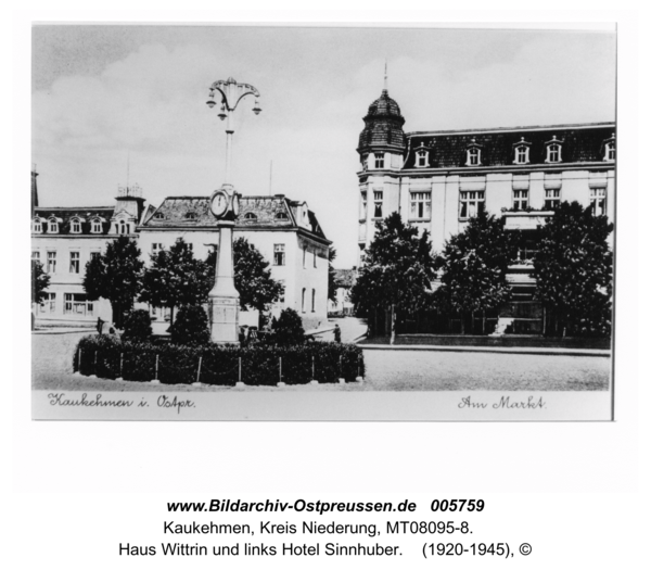 Kuckerneese. Am Markt mit Kandelaber, Haus Wittrin und links Hotel Sinnhuber