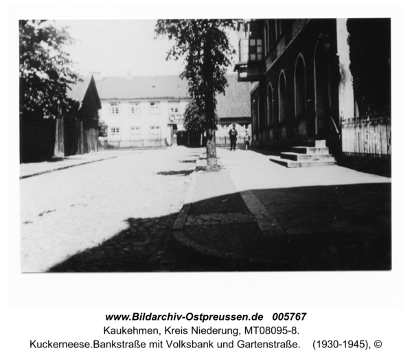 Kuckerneese.Bankstraße mit Volksbank und Gartenstraße