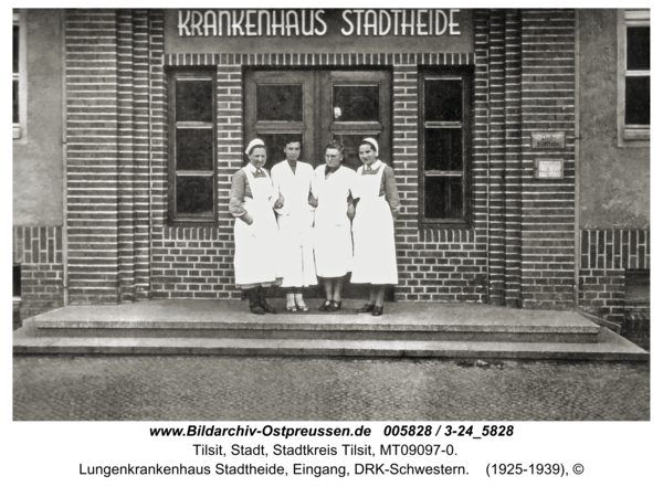 Tilsit, Lungenkrankenhaus Stadtheide, Eingang, DRK-Schwestern