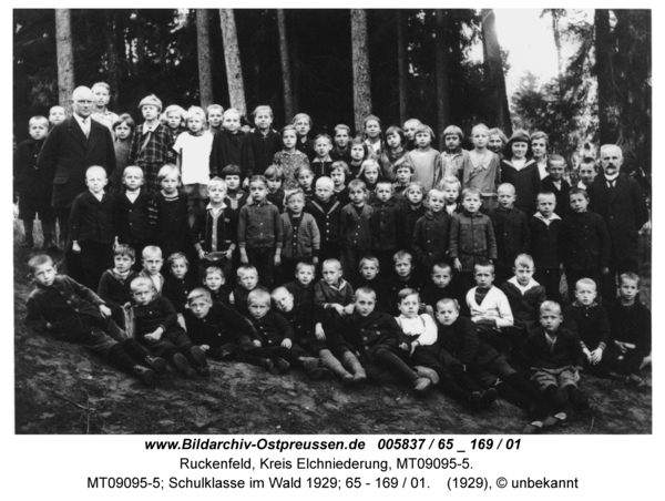 Ruckenfeld, MT09095-5; Schulklasse im Wald 1929; 65 - 169 / 01