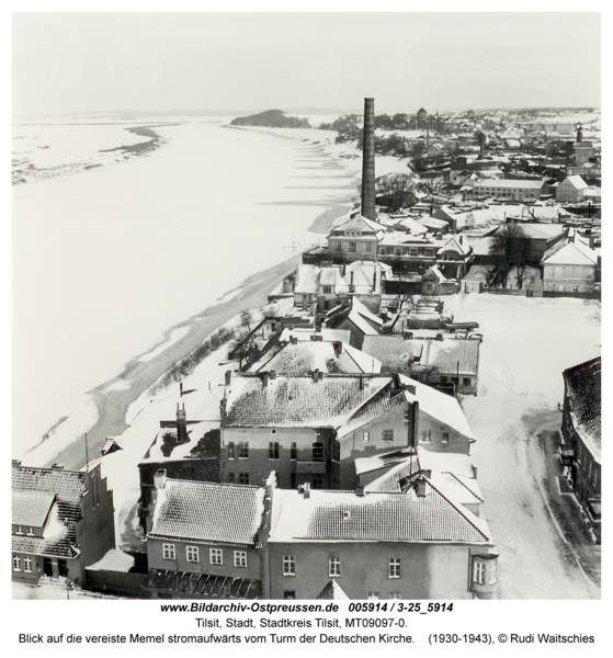 Tilsit, Blick auf die vereiste Memel stromaufwärts vom Turm der Deutschen Kirche