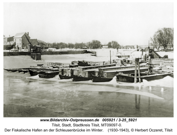 Tilsit, Der Fiskalische Hafen an der Schleusenbrücke im Winter