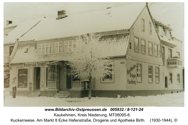 Kuckerneese. Am Markt 8 Ecke Hafenstraße. Drogerie und Apotheke Birth