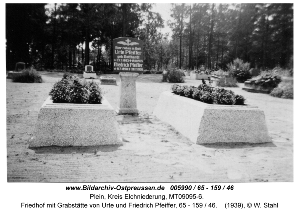 Plein, Friedhof mit Grabstätte von Urte und Friedrich Pfeiffer, 65 - 159 / 46