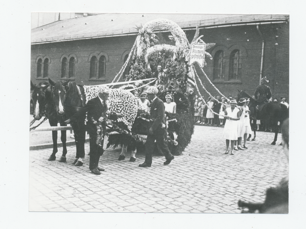 Tilsit, Heimatfest 22.-24.08.1930, Prunkwagen der Vereinigten Blumengeschäfte im Festumzug, wo??