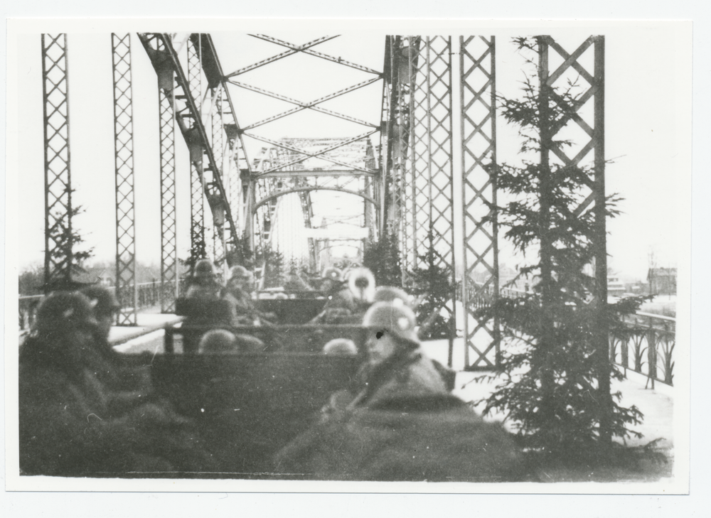 Tilsit, Wiederanschluss des Memelgebietes am 22.03.1939, deutsche Truppen überqueren die Luisenbrücke
