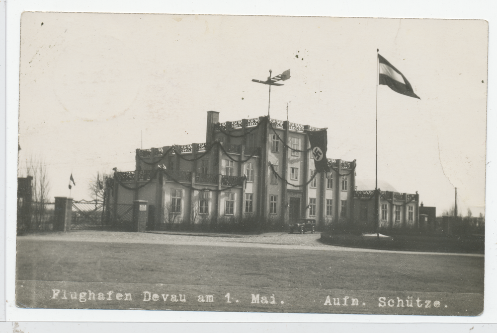 Königsberg, Flughafen Devau,  Verwaltungsgebäude und Empfangshalle