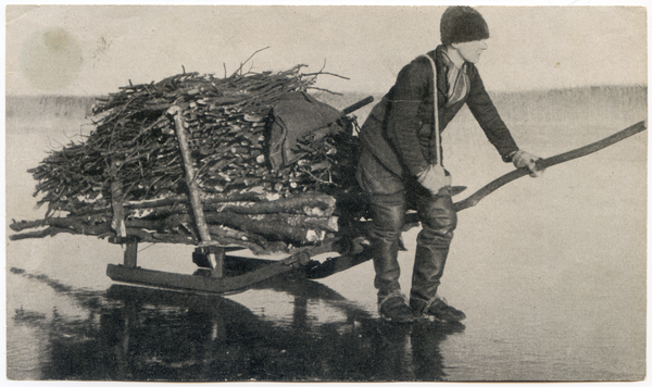 Kurisches Haff, Transport von Brennholz vom Festland über Eis