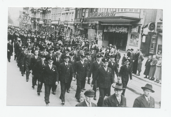 Tilsit, Hohe Straße, Umzug zum 1. Mai 1936