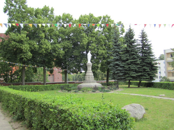 Marienburg (Malbork), Mariendenkmal, ehemals das Abstimmungsdenkmal