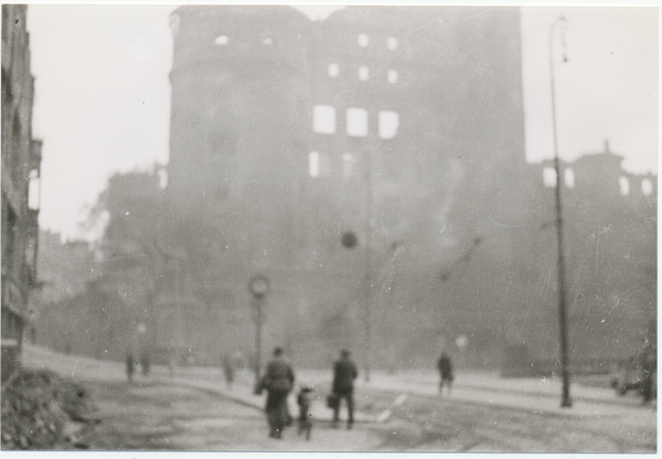 Königsberg, Schloss nach der Zerstörung, Blick vom Kaiser-Wilhelm-Platz