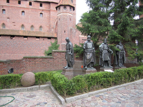 Marienburg (Malbork), Die bedeutendsten Hochmeister der Ordensburg