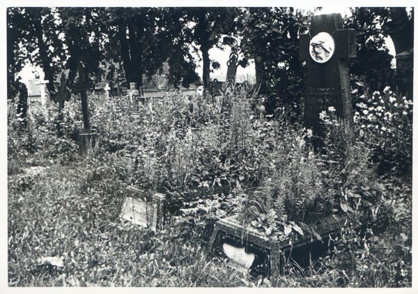 Groß Bößau, Verwildeter Friedhof