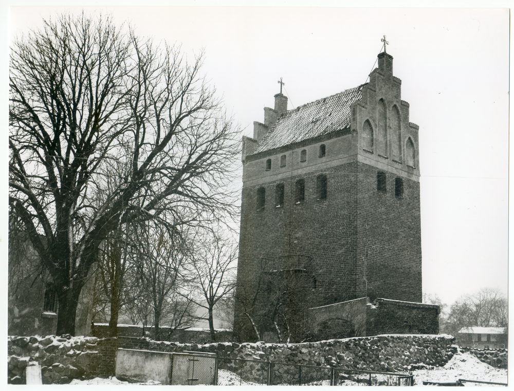 Gilgenburg, Glockenturm bei der Kirche