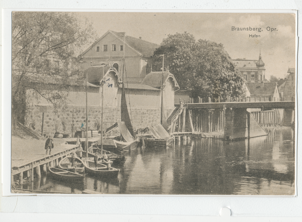 Braunsberg, Hafen, links der Fischmarkt, rechts die Kesselbrücke