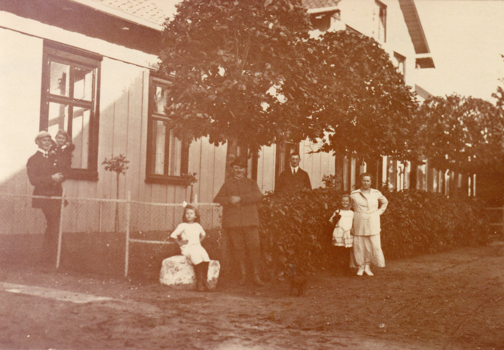 Dünen, Gutshaus von Emil und Lina Sturies und Familienangehörige