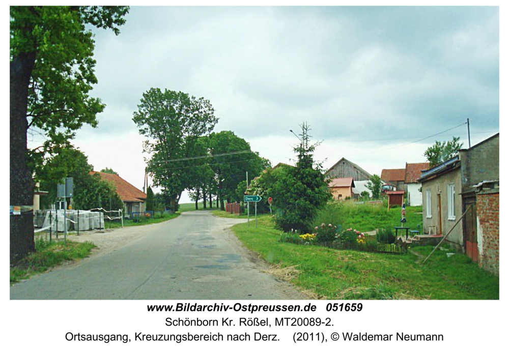 Schönborn (Studnica), Ortsausgang, Kreuzungsbereich nach Derz