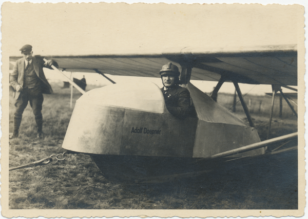 Heiligenbeil, Flugplatz, erster Probestart eines "Zöglings" (Flugzeugtyp)