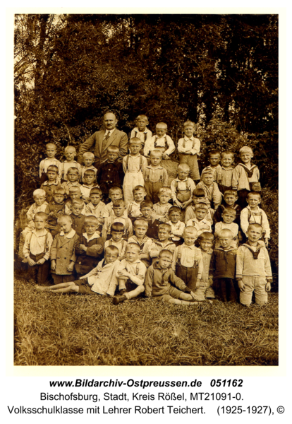 Bischofsburg, Volksschulklasse mit Lehrer Robert Teichert