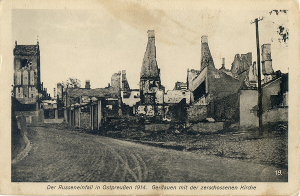 Gerdauen, Zerstörte Straße mit Kirche