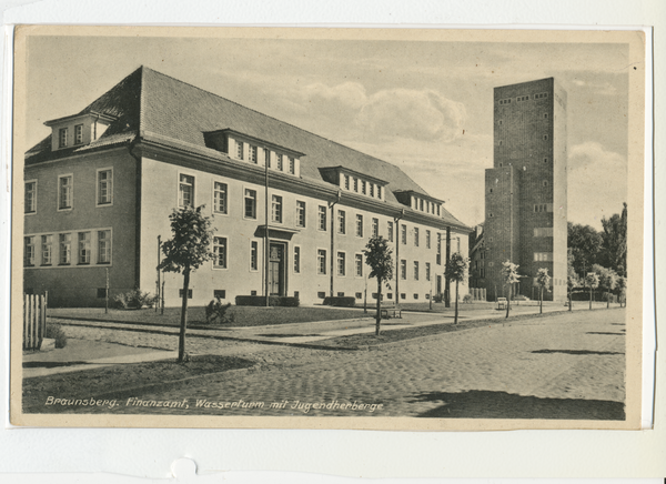 Braunsberg, Finanzamt und Wasserturm mit Jugendherberge