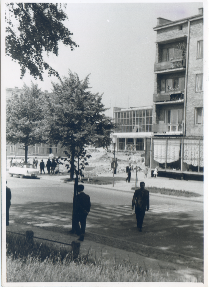 Lötzen, Markt mit Kino und Pavillon