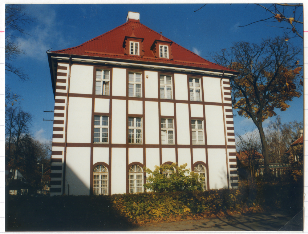 Lötzen, Wilhelmstraße, Behördenhaus gegenüber Kreishaus