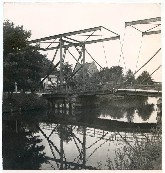 Lötzen, Zugbrücke mit Schloß