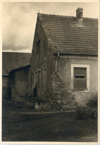 Lötzen (Kreis), Haus in einem Dorf bei Lötzen