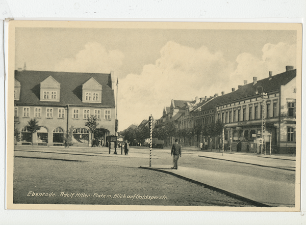 Ebenrode, Adolf-Hitler-Platz mit Blick auf Goldaper Straße