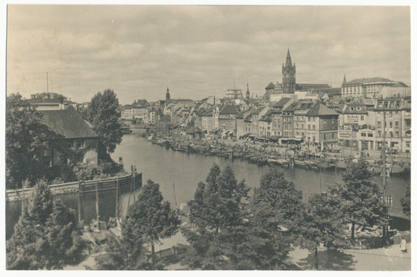 Königsberg (Pr.), Blick zum Oberen Fischmarkt, links die alte Universität